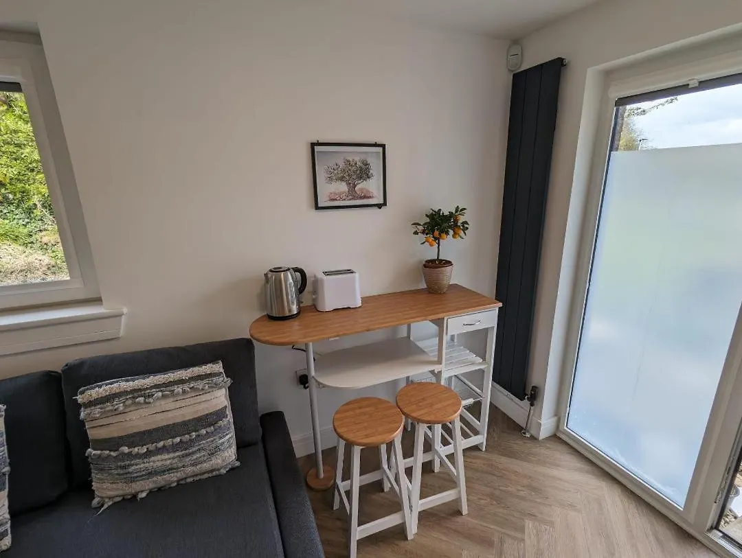 En-Suite Double Room With Private Entrance Эдинбург Проживание в семье