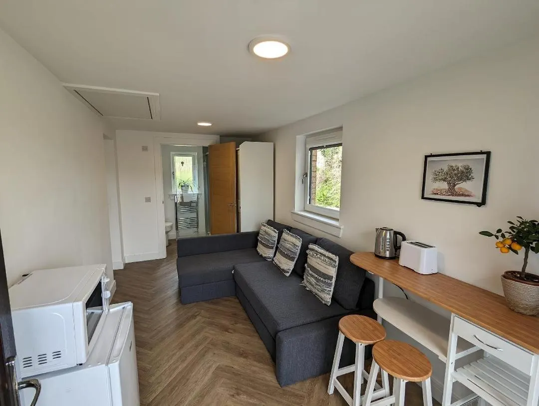 Проживание в семье En-Suite Double Room With Private Entrance Эдинбург