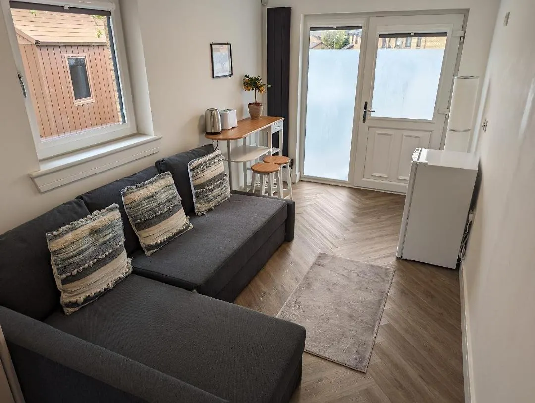 En-Suite Double Room With Private Entrance Эдинбург